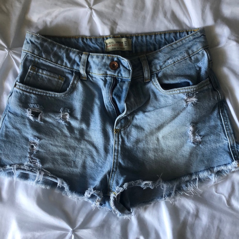 Ripped high waisted shorts